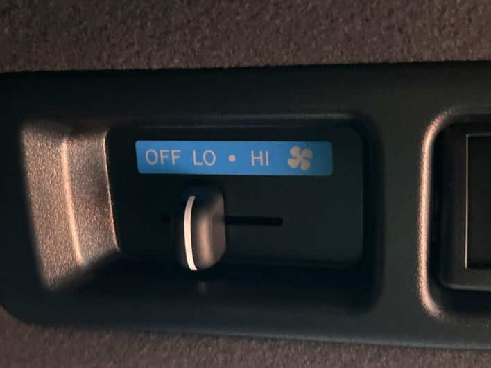 2025 Toyota Hiace Van 3DF-GDH201V (UW-69f066b54cdb0)[27]