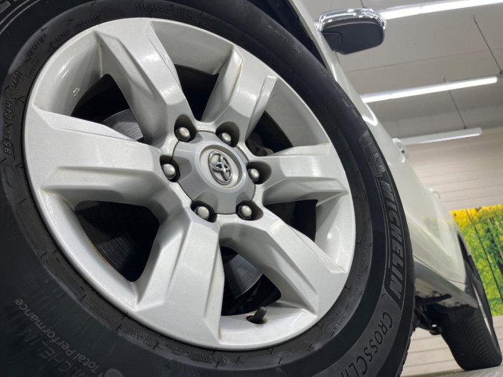 2017 Toyota Land Cruiser Prado LDA-GDJ150W (UW-69f066b670d9e)[28]