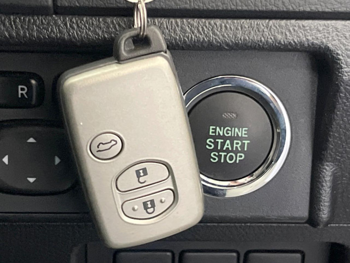 2017 Toyota Land Cruiser Prado LDA-GDJ150W (UW-69f066b670d9e)[16]