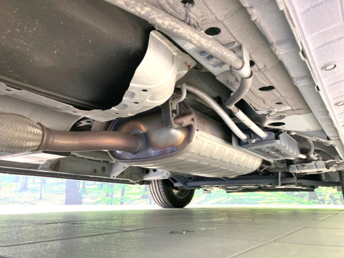 2016 Nissan Serena DAA-GFC27 (UW-69f066b833944)[27]