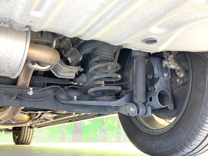 2016 Nissan Serena DAA-GFC27 (UW-69f066b833944)[26]