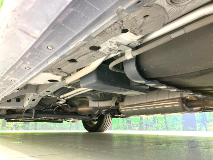 2016 Nissan Serena DAA-GFC27 (UW-69f066b833944)[28]