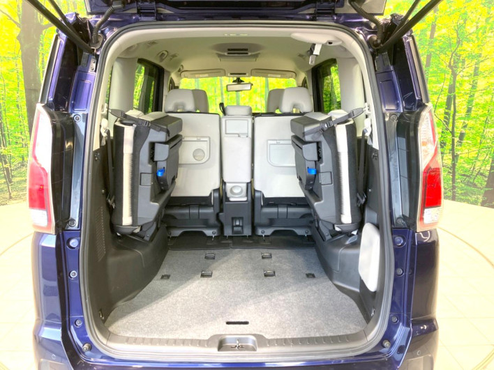 2016 Nissan Serena DAA-GFC27 (UW-69f066b833944)[29]