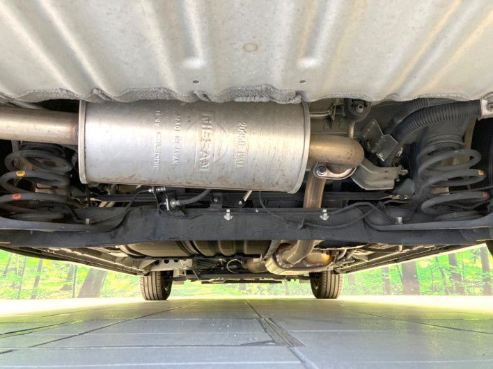 2016 Nissan Serena DAA-GFC27 (UW-69f066b833944)[25]