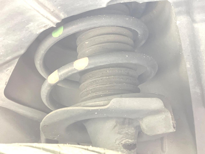 2016 Nissan Serena DAA-GFC27 (UW-69f066b833944)[10]