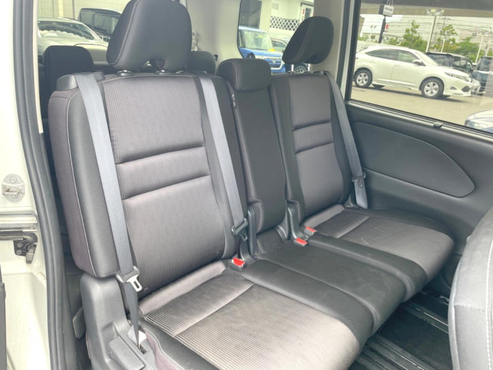 2017 Nissan Serena DAA-GFC27 (UW-69f066b8c5c3d)[6]