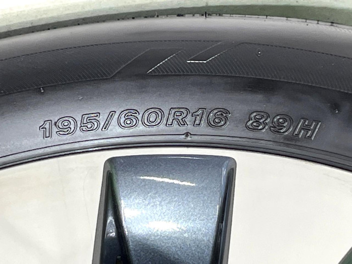 2017 Nissan Serena DAA-GFC27 (UW-69f066b90c143)[16]