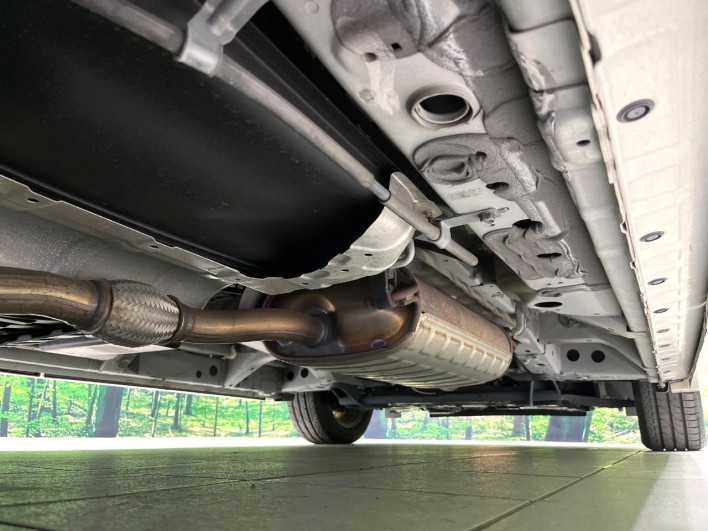 2017 Nissan Serena DAA-GFC27 (UW-69f066b90c143)[26]