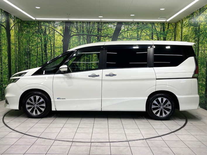 2017 Nissan Serena DAA-GFC27 (UW-69f066b90c143)[10]