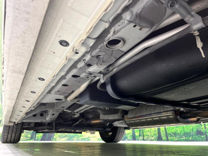 2017 Nissan Serena DAA-GFC27 (UW-69f066b90c143)[24]