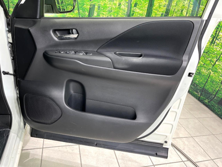 2017 Nissan Serena DAA-GFC27 (UW-69f066b90c143)[27]