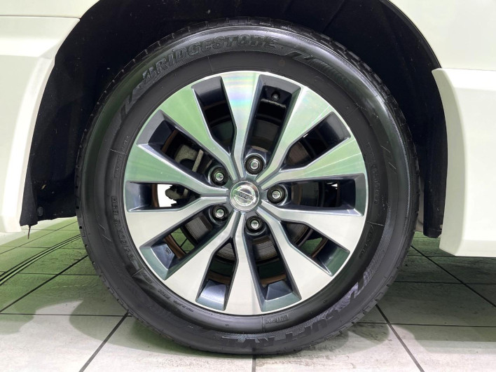 2017 Nissan Serena DAA-GFC27 (UW-69f066b90c143)[20]