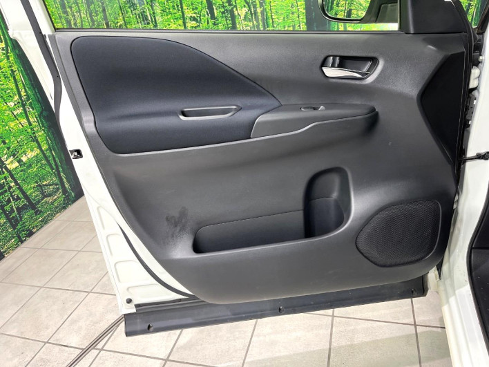 2017 Nissan Serena DAA-GFC27 (UW-69f066b90c143)[25]