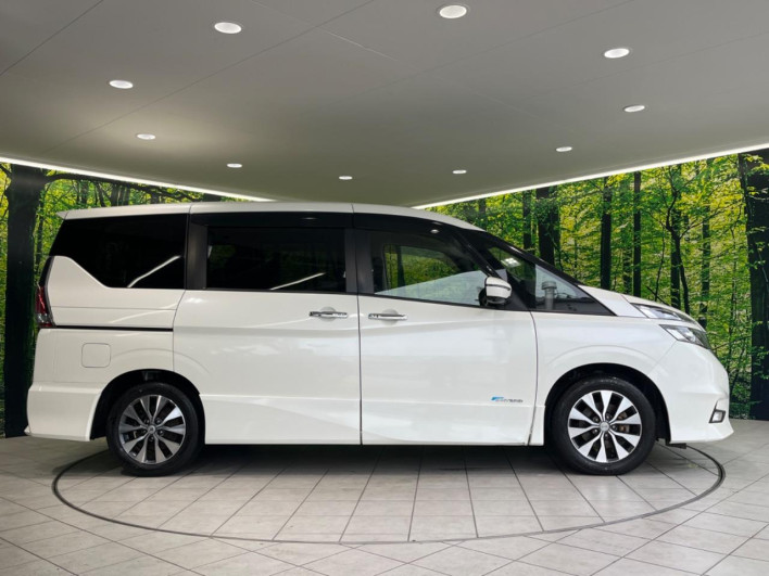 2017 Nissan Serena DAA-GFC27 (UW-69f066b93d756)[10]