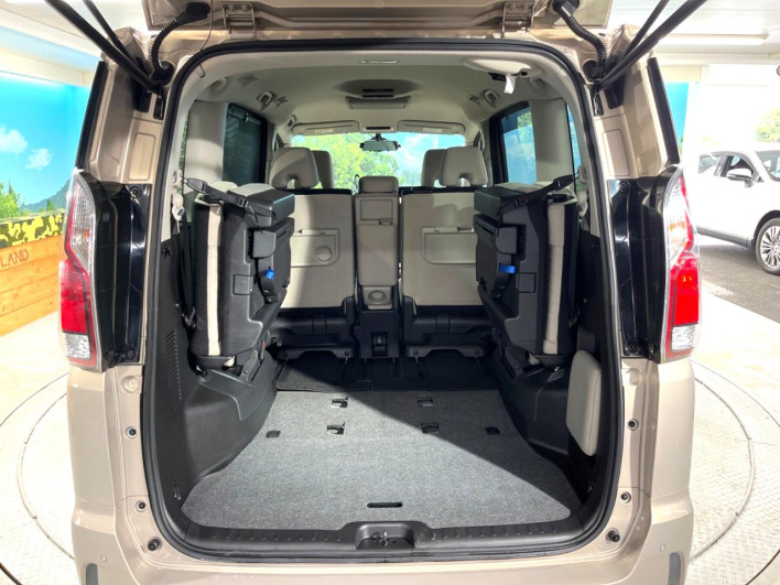 2018 Nissan Serena DAA-GFC27 (UW-69f066ba19cc5)[10]