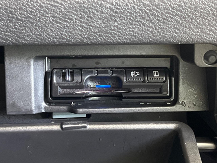 2019 Nissan Serena DAA-GFC27 (UW-69f066bb0de17)[28]