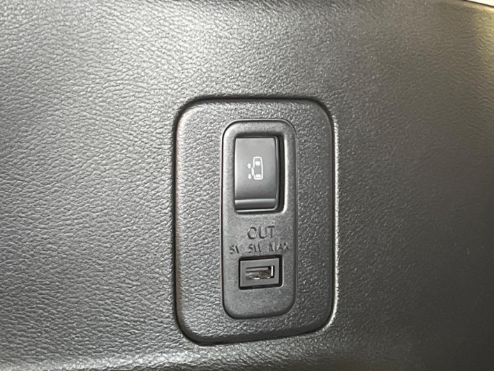 2019 Nissan Serena DAA-GFC27 (UW-69f066bb0de17)[17]