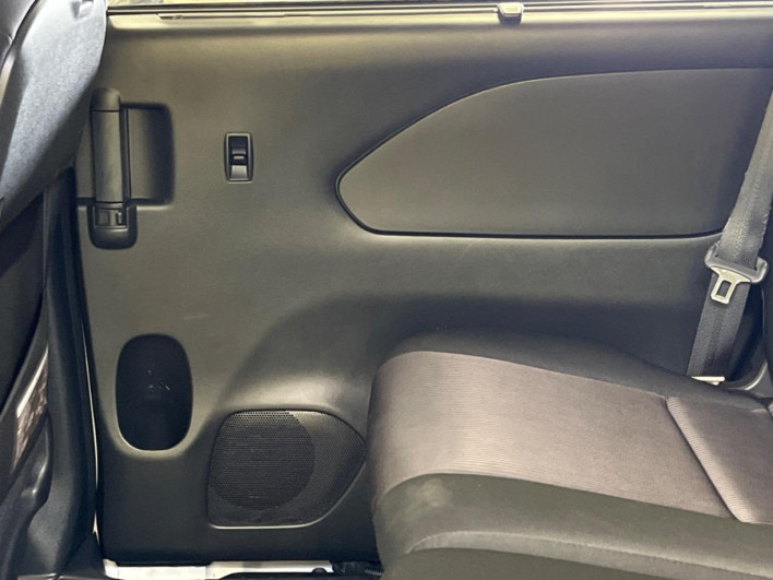 2019 Nissan Serena DAA-GFC27 (UW-69f066bb0de17)[23]