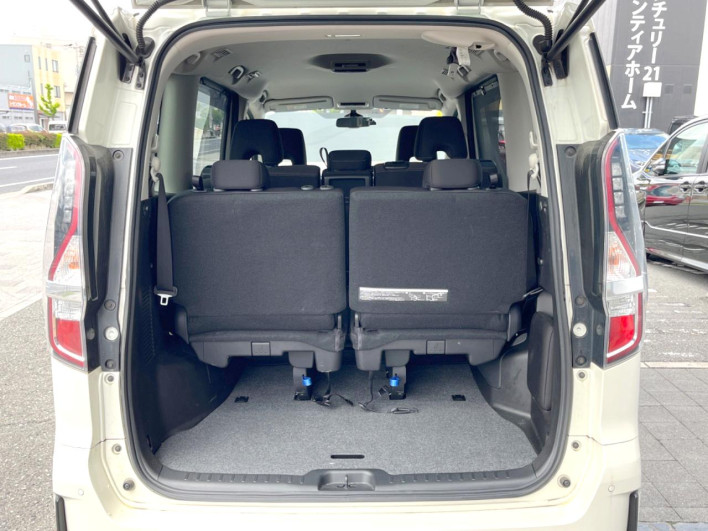 2020 Nissan Serena DAA-GFC27 (UW-69f066bb3340c)[21]