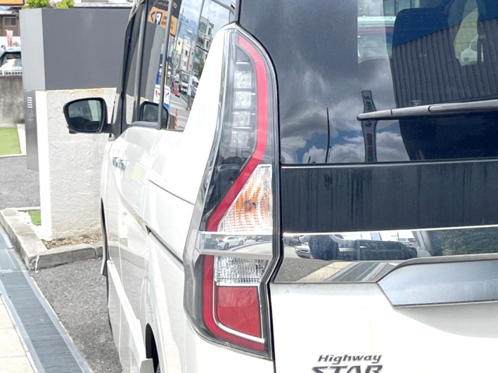 2020 Nissan Serena DAA-GFC27 (UW-69f066bb3340c)[18]