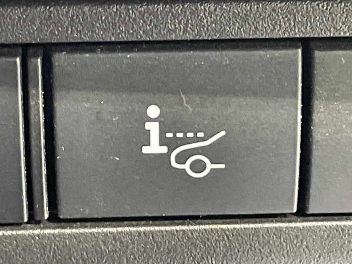 2023 Nissan Serena 6AA-GFC28 (UW-69f066bcd229c)[25]