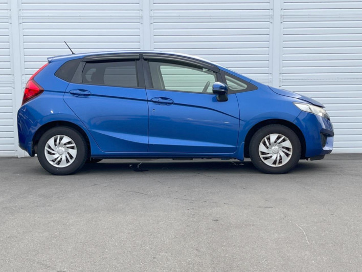 2013 Honda Fit DBA-GK3 (UW-69f066c0dfe49)[28]