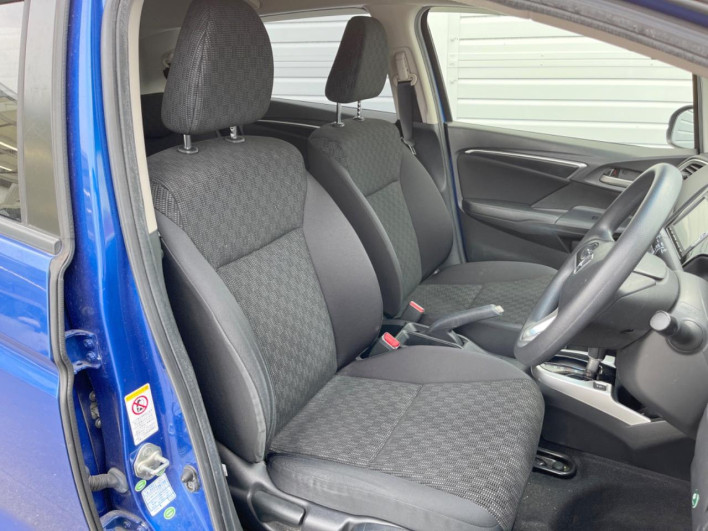 2013 Honda Fit DBA-GK3 (UW-69f066c0dfe49)[29]