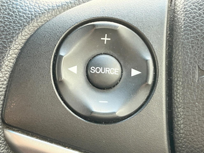 2013 Honda Fit DBA-GK3 (UW-69f066c0dfe49)[19]