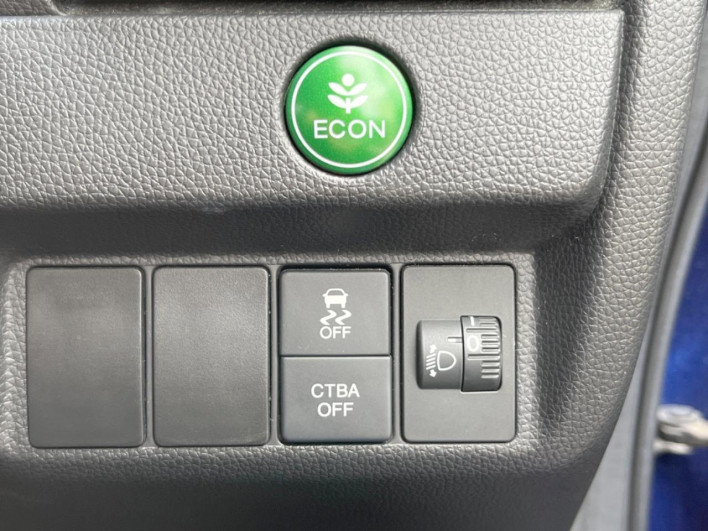 2013 Honda Fit DBA-GK3 (UW-69f066c0dfe49)[21]