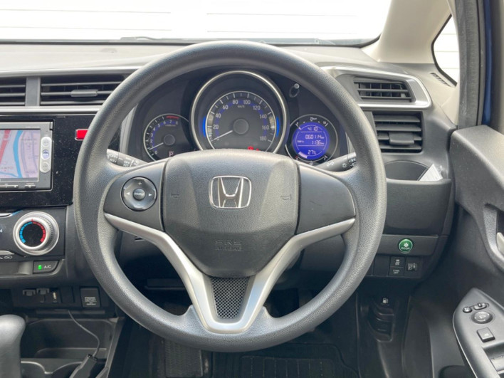 2013 Honda Fit DBA-GK3 (UW-69f066c0dfe49)[12]