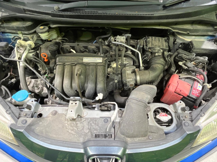 2015 Honda Fit DBA-GK3 (UW-69f066c11c114)[4]