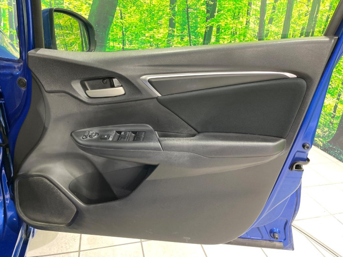 2015 Honda Fit DBA-GK3 (UW-69f066c11c114)[29]