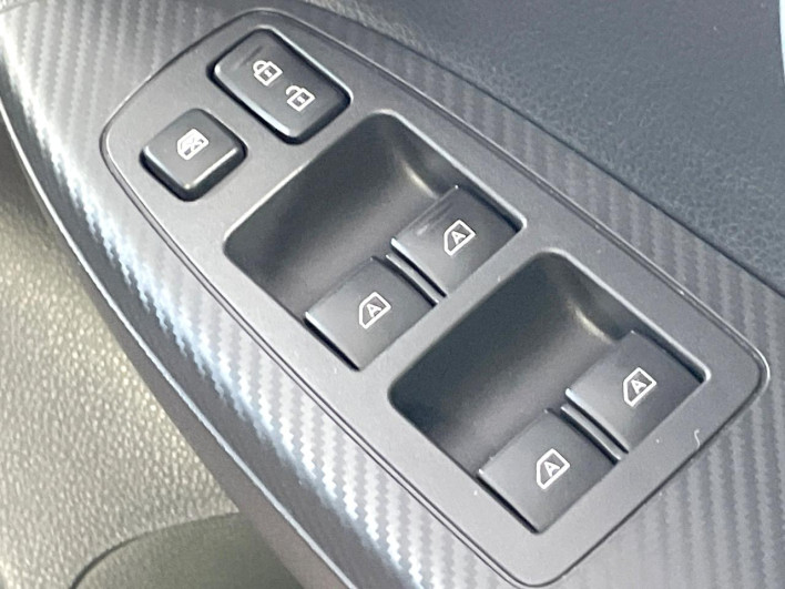 2022 Mitsubishi Eclipse Cross PHEV 5LA-GL3W (UW-69f066c1ef1cf)[14]