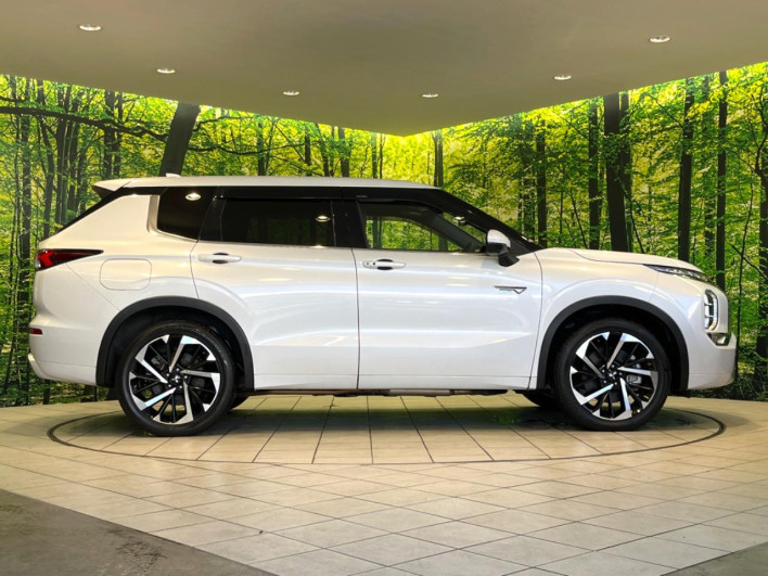 2022 Mitsubishi OUTLANDER PHEV 5LA-GN0W (UW-69f066c2bc4af)[11]