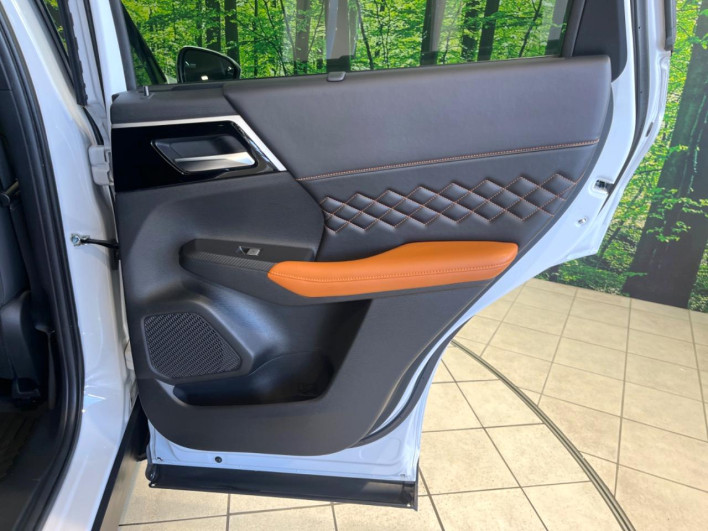 2022 Mitsubishi OUTLANDER PHEV 5LA-GN0W (UW-69f066c2bc4af)[14]