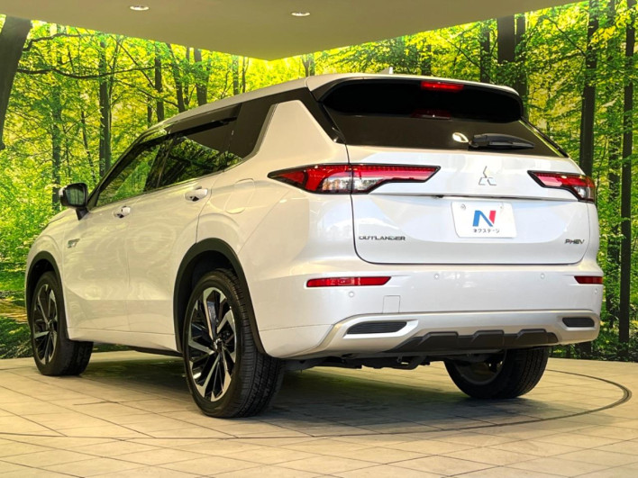 2022 Mitsubishi OUTLANDER PHEV 5LA-GN0W (UW-69f066c2bc4af)[8]