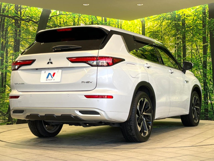 2022 Mitsubishi OUTLANDER PHEV 5LA-GN0W (UW-69f066c2bc4af)[10]