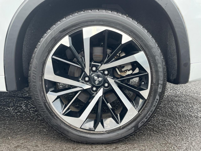 2023 Mitsubishi OUTLANDER PHEV 5LA-GN0W (UW-69f066c2ca431)[14]