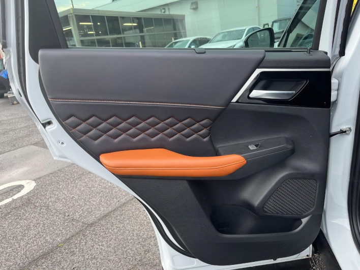 2023 Mitsubishi OUTLANDER PHEV 5LA-GN0W (UW-69f066c2ca431)[18]