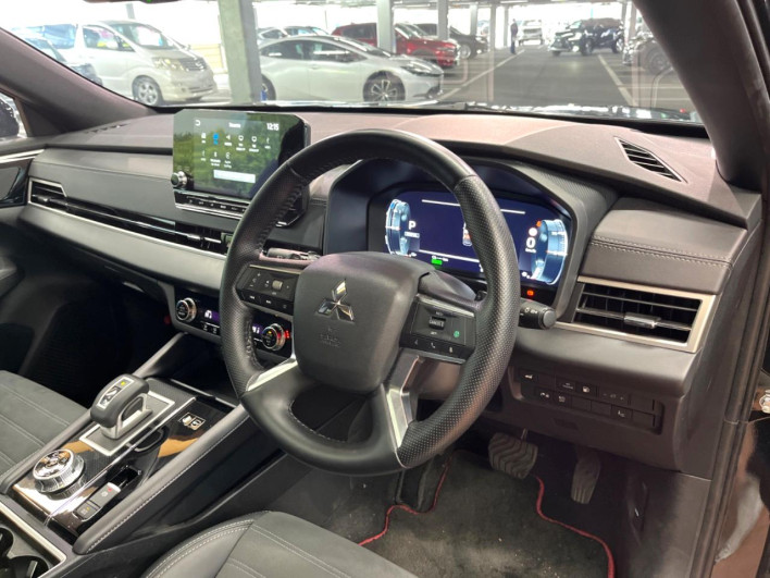 2023 Mitsubishi OUTLANDER PHEV 5LA-GN0W (UW-69f066c333f6e)[6]