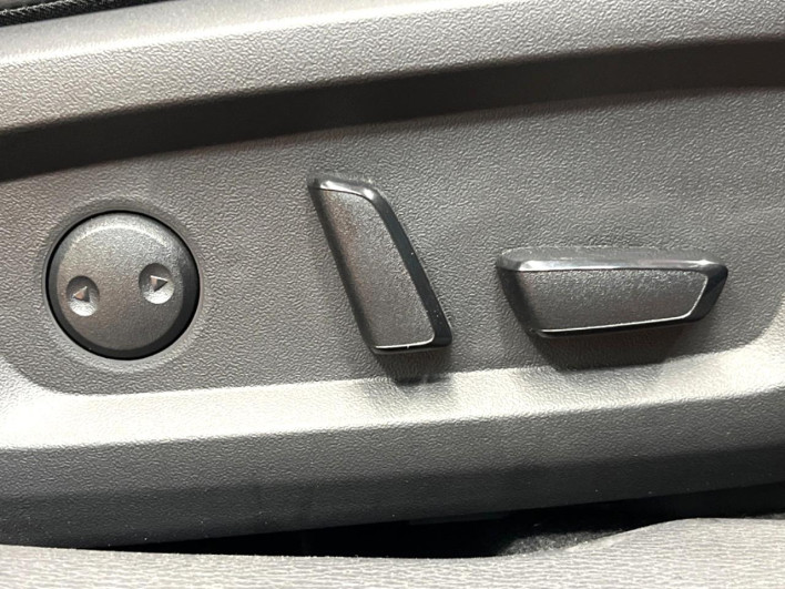 2023 Mitsubishi OUTLANDER PHEV 5LA-GN0W (UW-69f066c333f6e)[24]