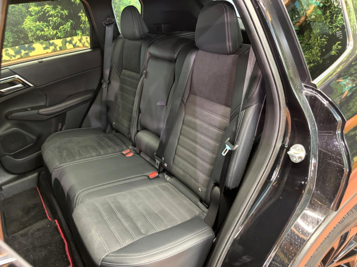 2023 Mitsubishi OUTLANDER PHEV 5LA-GN0W (UW-69f066c333f6e)[11]