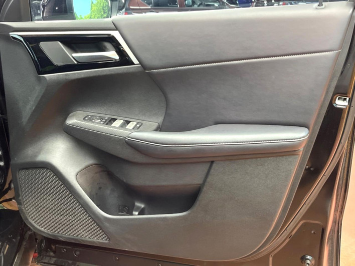 2023 Mitsubishi OUTLANDER PHEV 5LA-GN0W (UW-69f066c333f6e)[22]