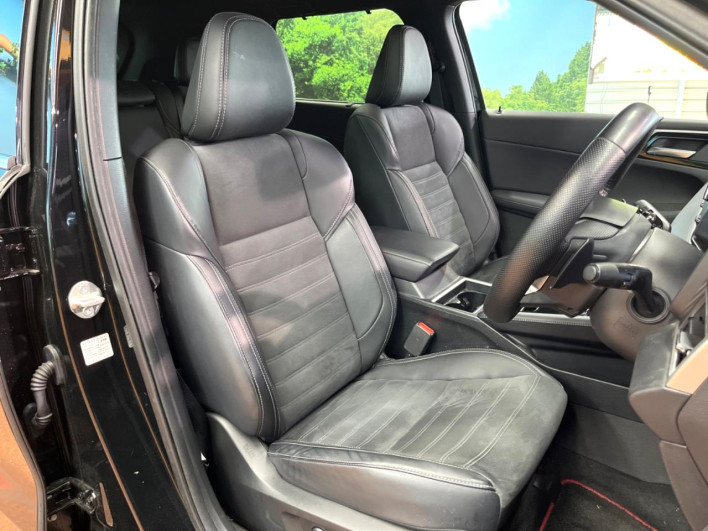 2023 Mitsubishi OUTLANDER PHEV 5LA-GN0W (UW-69f066c333f6e)[9]