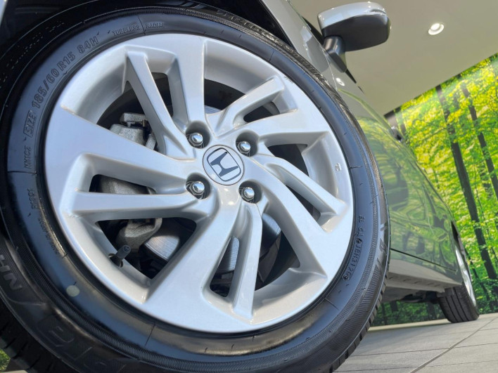 2014 Honda Fit Hybrid DAA-GP5 (UW-69f066c398a91)[10]