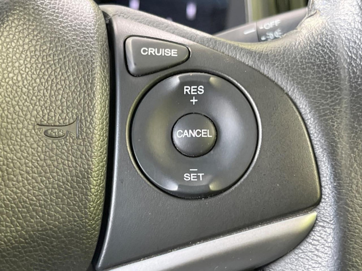 2014 Honda Fit Hybrid DAA-GP5 (UW-69f066c398a91)[21]