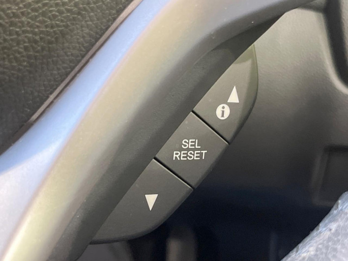 2014 Honda Fit Hybrid DAA-GP5 (UW-69f066c398a91)[22]