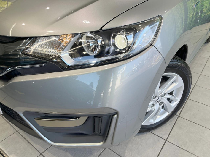 2014 Honda Fit Hybrid DAA-GP5 (UW-69f066c398a91)[8]