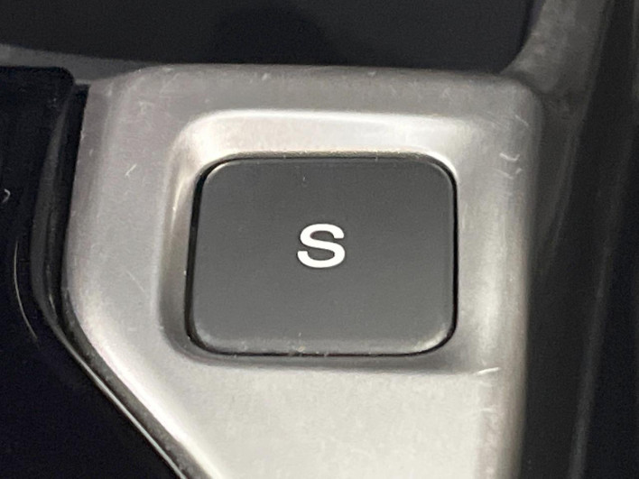 2014 Honda Fit Hybrid DAA-GP5 (UW-69f066c398a91)[28]