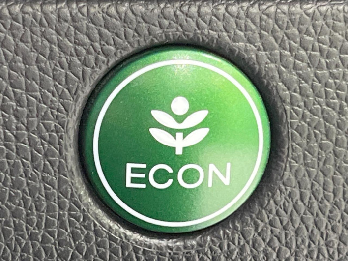 2014 Honda Fit Hybrid DAA-GP5 (UW-69f066c398a91)[18]